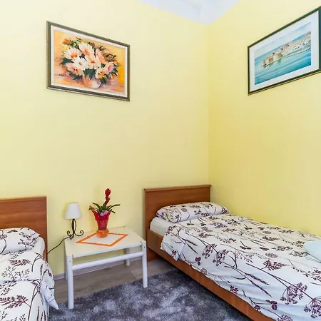 בית הארחה Katja & Lara דוברובניק